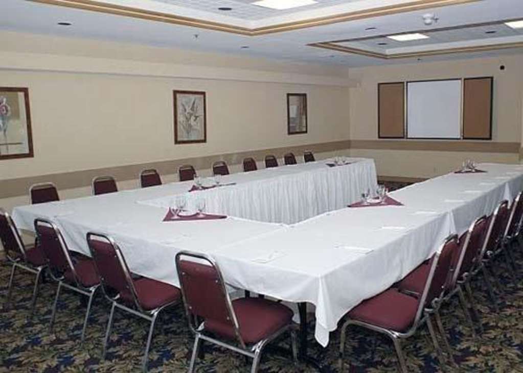 Four Points By Sheraton Toronto Airport East Facilities photo